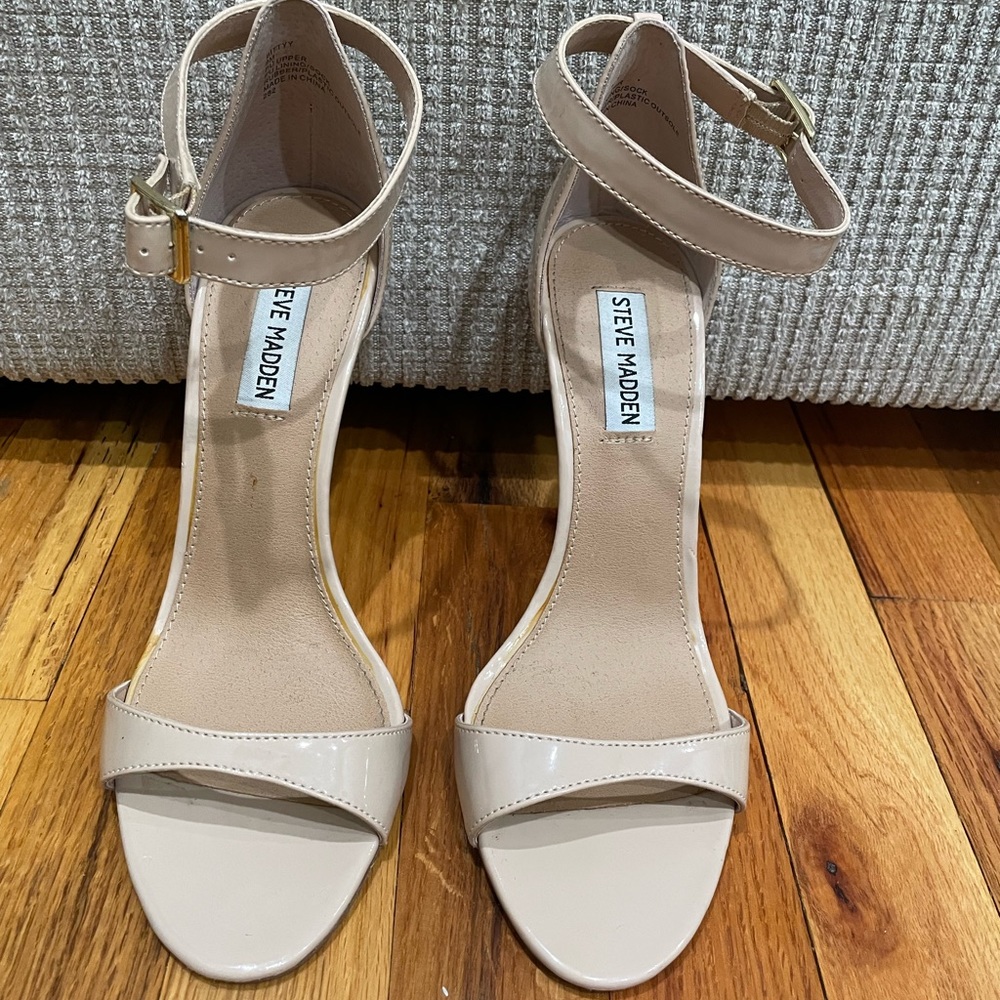 Steve Madden Bittyy Nude Heels, size 9